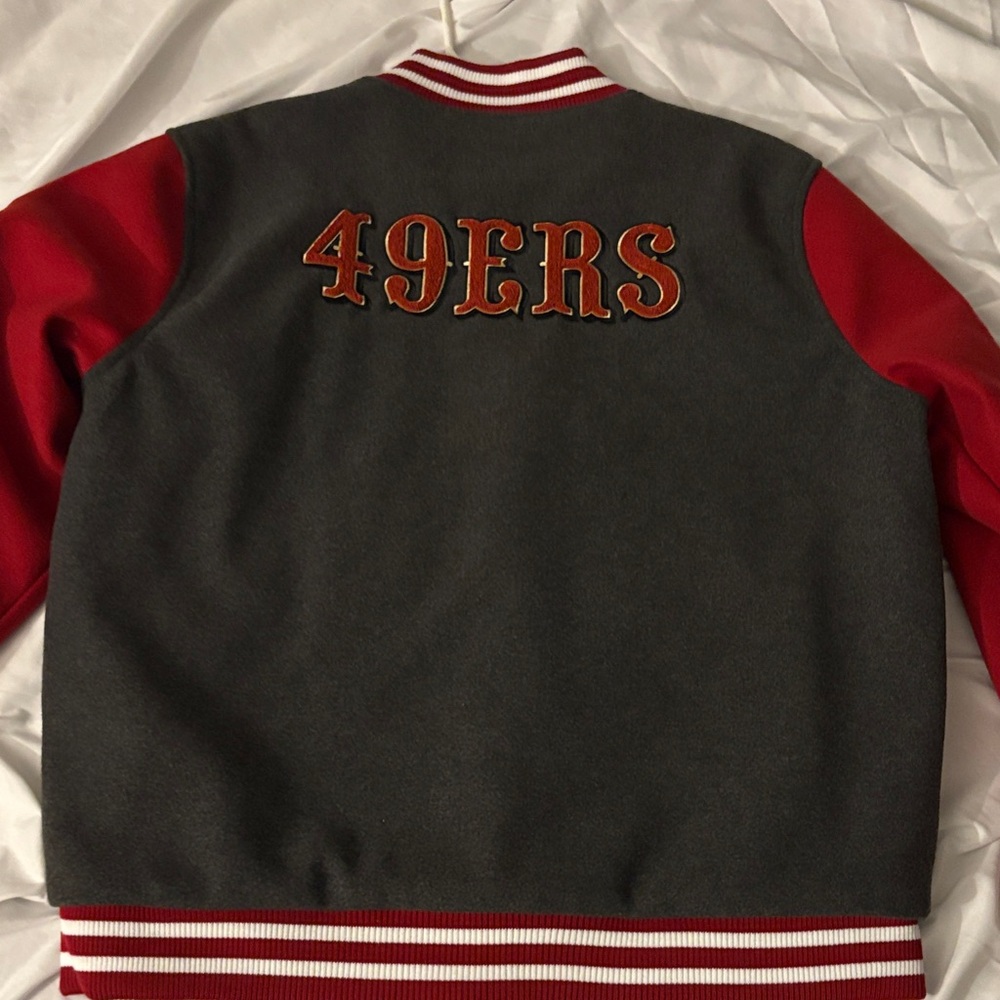 Team Apparel San Francisco 49ers Gray and Red Varsity Jacket - Picture 8 of 8